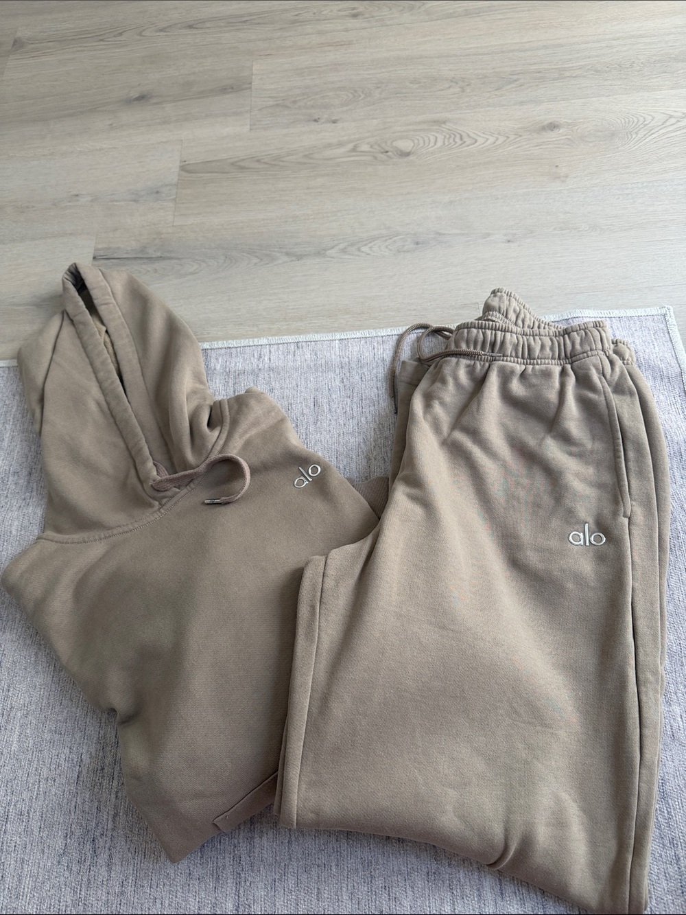 ALO Yoga Tan accolade Hooded Sweatshirt & wide leg Joggers Set